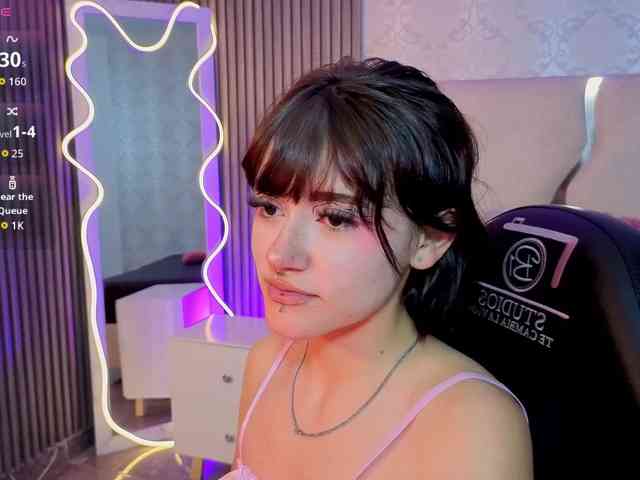 Cloee-tay1 webcam