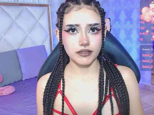 Cloee-tay1 webcam