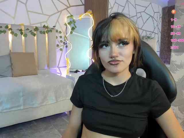 Cloee-tay1 webcam