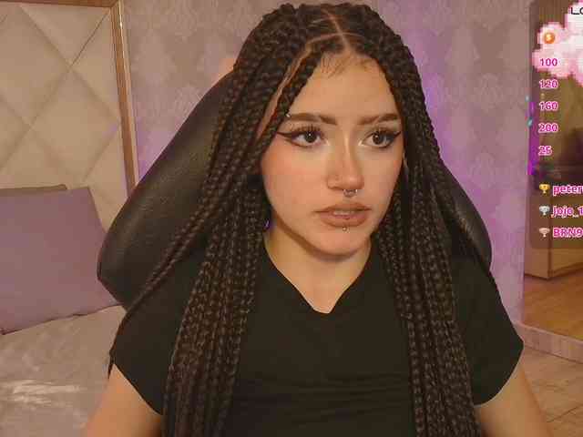Cloee-tay1 webcam