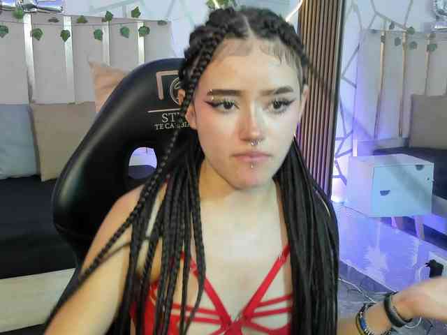 Cloee-tay1 webcam