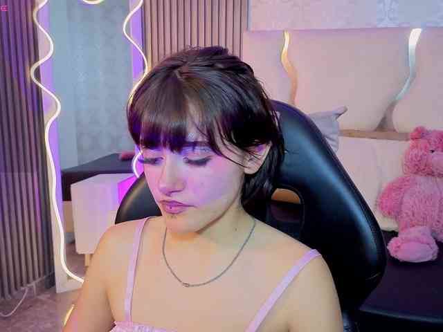 Cloee-tay1 webcam