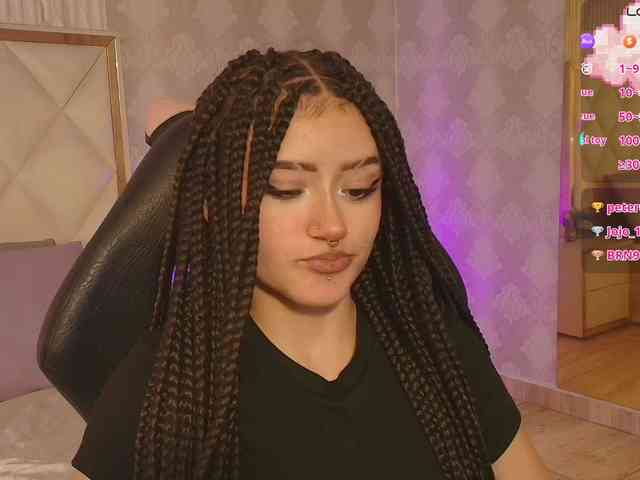 Cloee-tay1 webcam