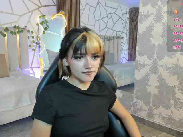 Cloee-tay1 webcam