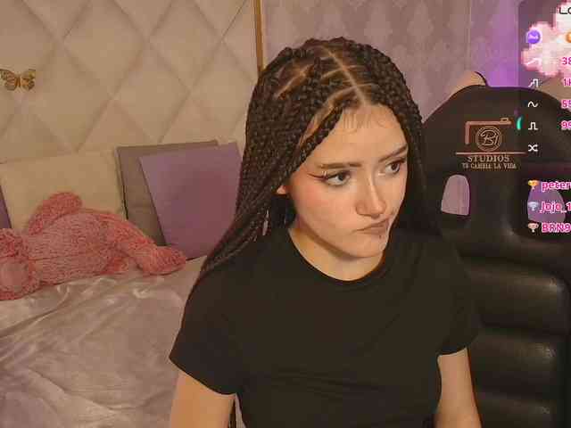 Cloee-tay1 webcam