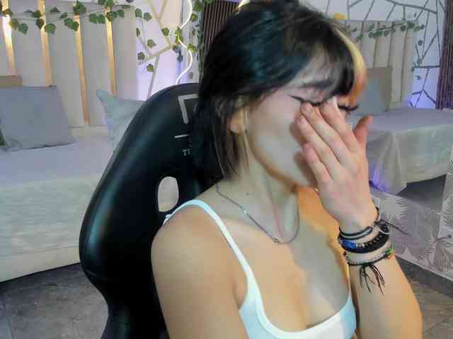 Cloee-tay1 webcam
