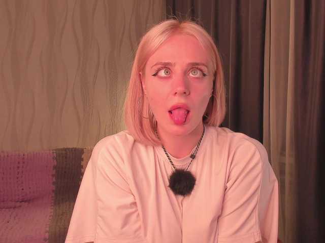 NETSENZURA live cam on BongaCams