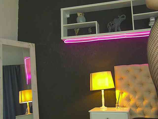 NoirKitten webcam