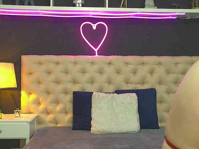 NoirKitten webcam
