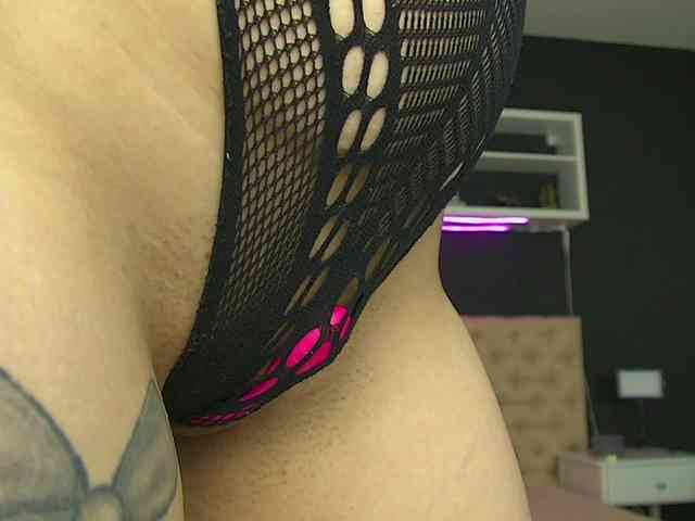 NoirKitten webcam