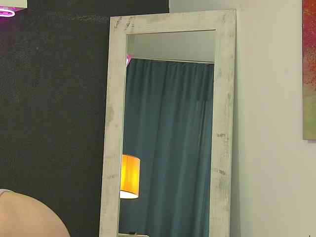 NoirKitten webcam