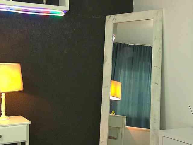 NoirKitten webcam