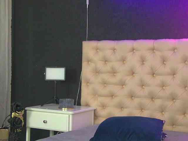 NoirKitten webcam