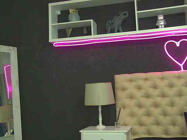 NoirKitten webcam