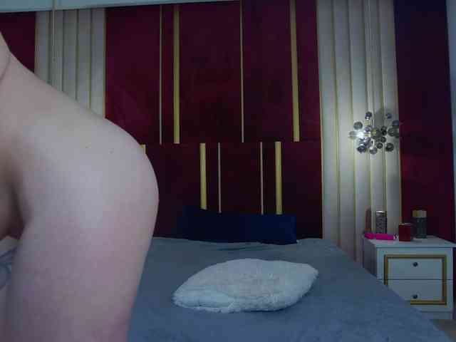 NoirKitten webcam