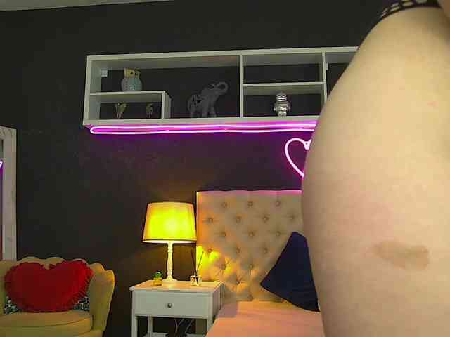 NoirKitten webcam