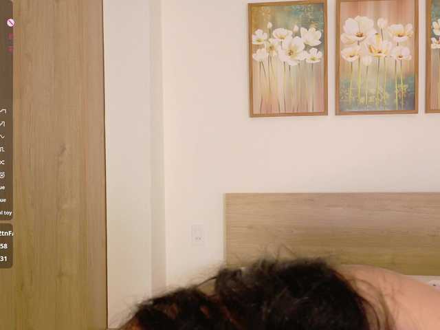 pinkyblooom Live Cam on BongaCams