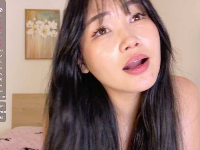 pinkyblooom's BongaCams show and profile