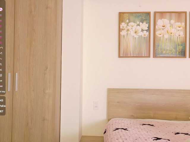 pinkyblooom's BongaCams show and profile