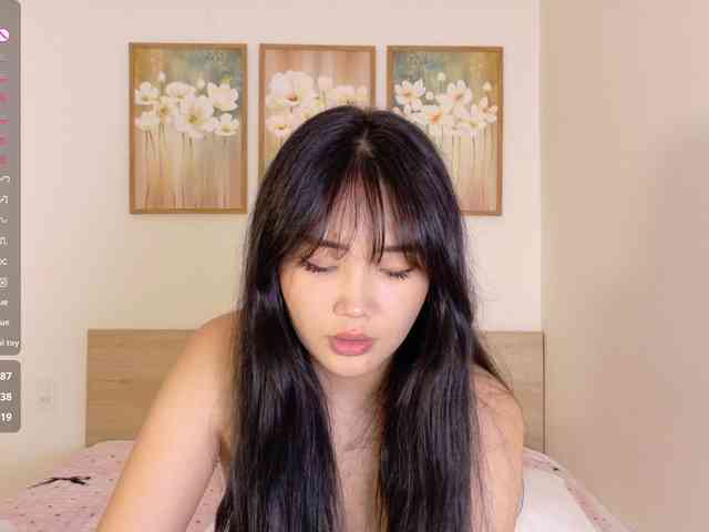 pinkyblooom Live Webcam on BongaCams