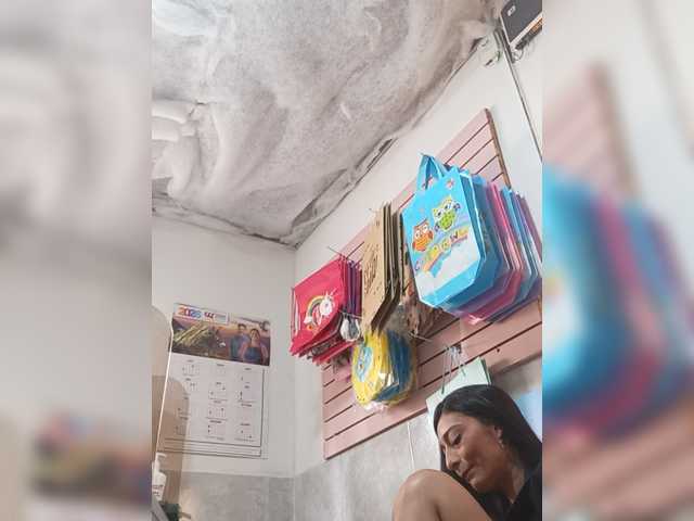 Bella-152 live webcam show
