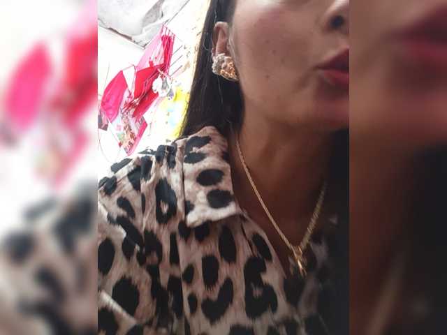 Bella-152 live cam on BongaCams