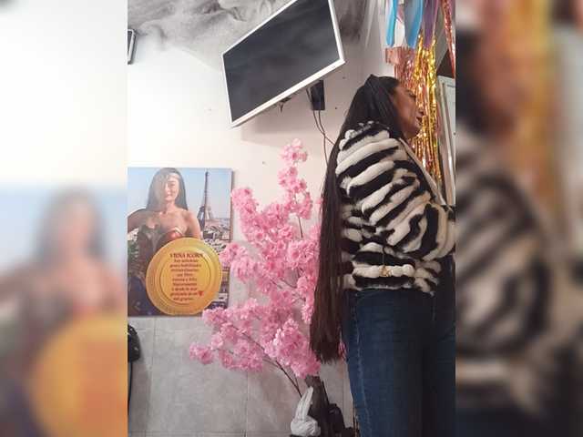 Bella-152 live cam preview