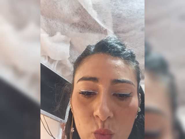Bella-152 live cam on BongaCams