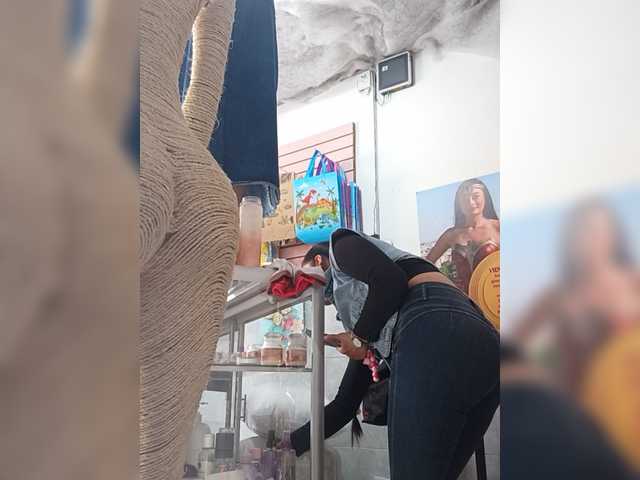 Bella-152 live cam preview