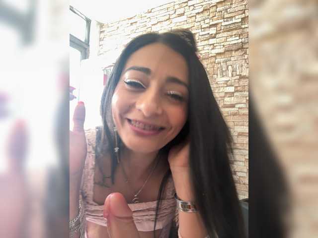 Bella-152's BongaCams show and profile