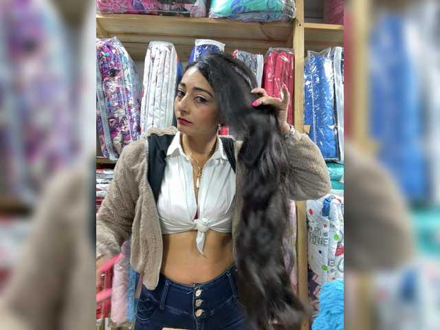 Bella-152's BongaCams show and profile