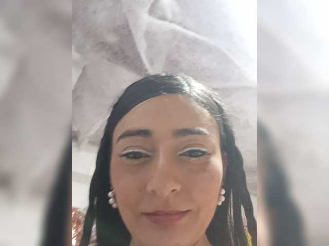 Bella-152 live webcam show