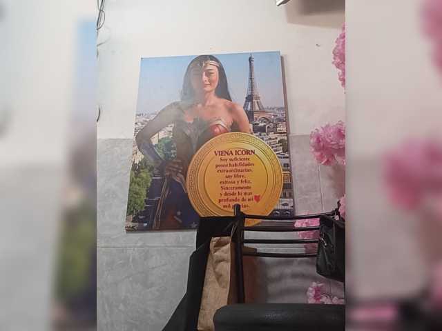 Bella-152 live cam on BongaCams