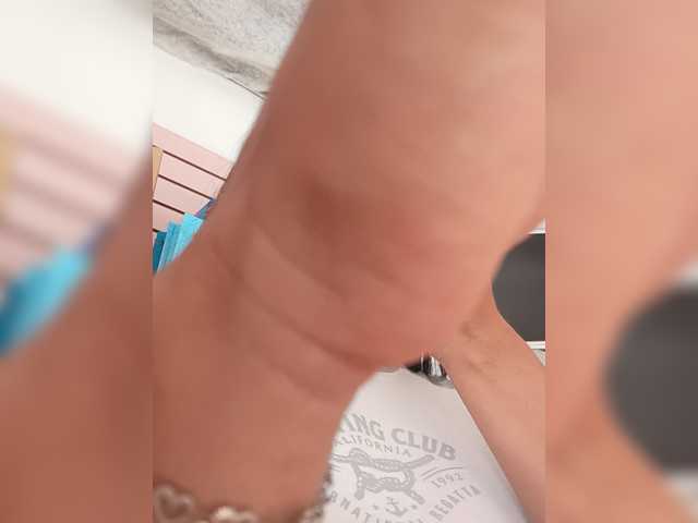 Bella-152 live webcam show