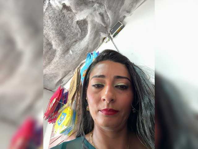 Bella-152 live cam on BongaCams