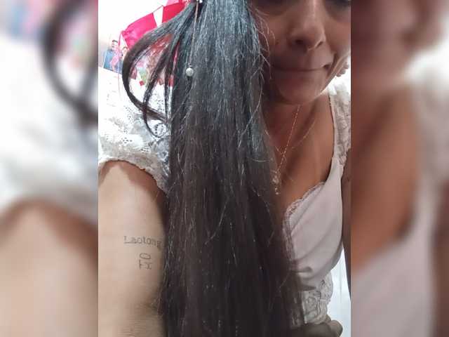 Bella-152 live cam on BongaCams