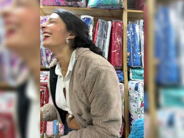 Bella-152's BongaCams show and profile