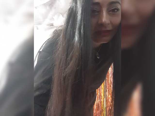 Bella-152 live cam on BongaCams