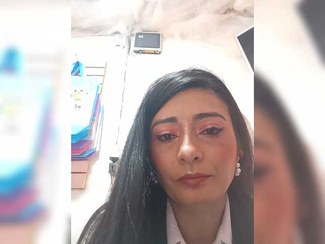 Bella-152 live cam on BongaCams