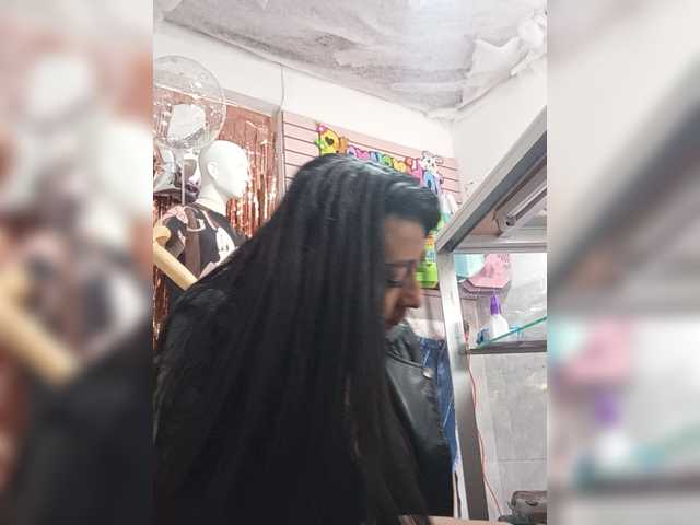 Bella-152 live cam on BongaCams