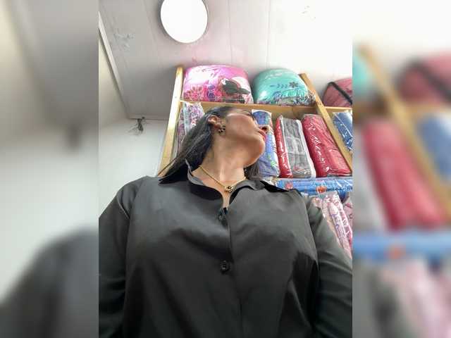 Bella-152's BongaCams show and profile