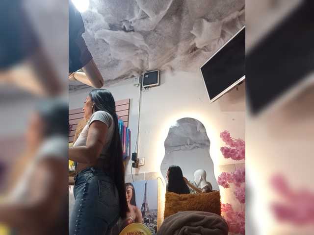 Bella-152 live webcam show