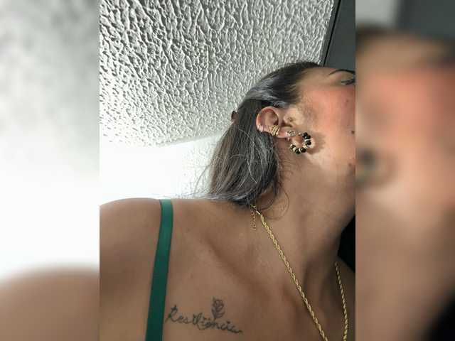 Bella-152's BongaCams show and profile