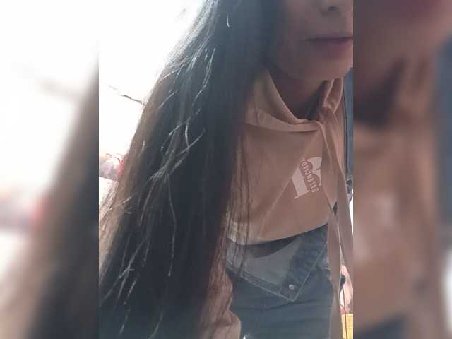 Bella-152 live cam on BongaCams