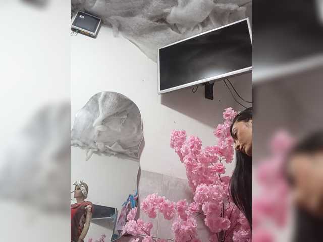 Bella-152 live cam on BongaCams
