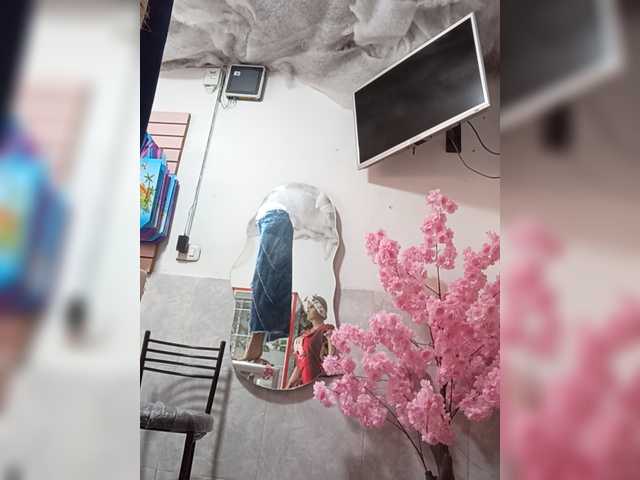 Bella-152 live cam on BongaCams