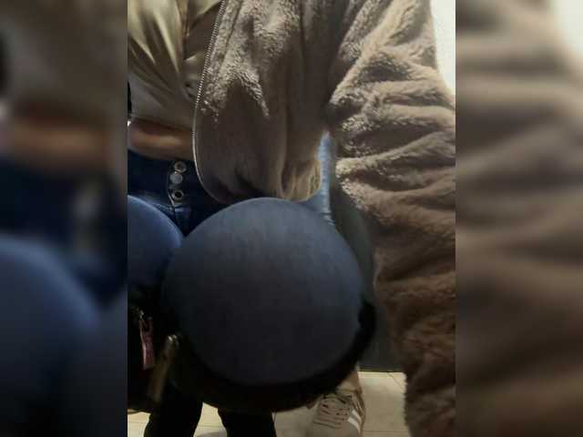 Bella-152's BongaCams show and profile