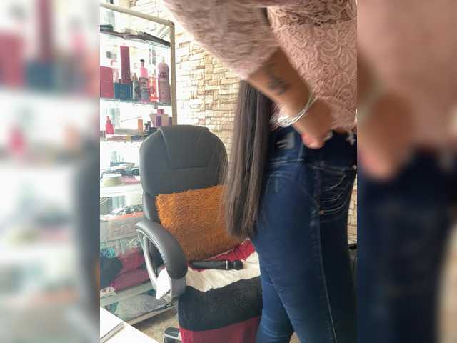 Bella-152's BongaCams show and profile