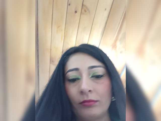 Bella-152 live cam on BongaCams