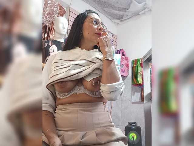 Bella-152 live cam